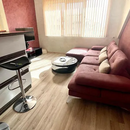 With 2 Bedrooms And Parking Near The *