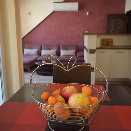 With 2 Bedrooms And Parking Near The بورغاس